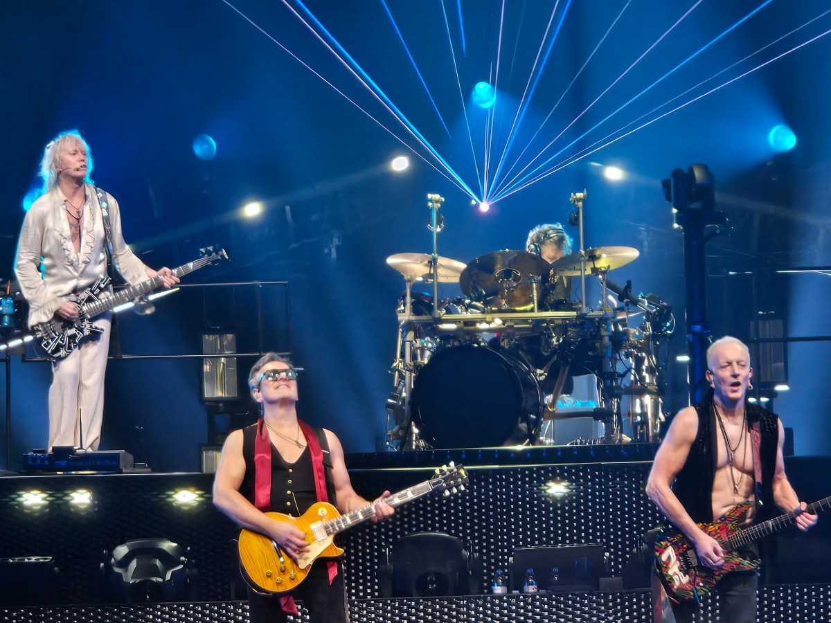 I Saw Def Leppard Live Three Times for “White Lightning” | Concert Review (The Las Vegas Residency&nbsp;2026)